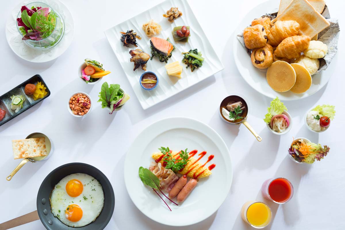 Breakfast: Japanese and Western buffet