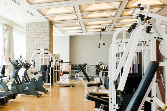 You can make use of a wide range of activities, including aerobic exercise, training, stretching, and studio lessons.