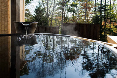 Private open-air bath (available from spring to autumn only, reservation required in advance).