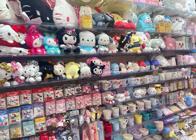 aeon_asahikawanisi_sanrio1.jpg